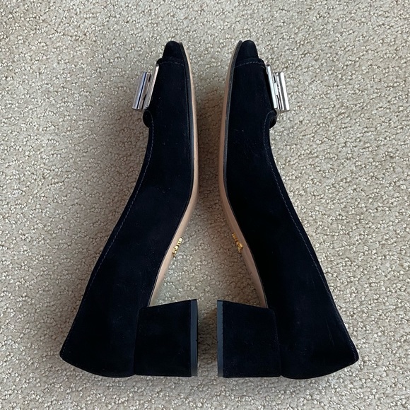 Prada buckle suede pump - Picture 3 of 7